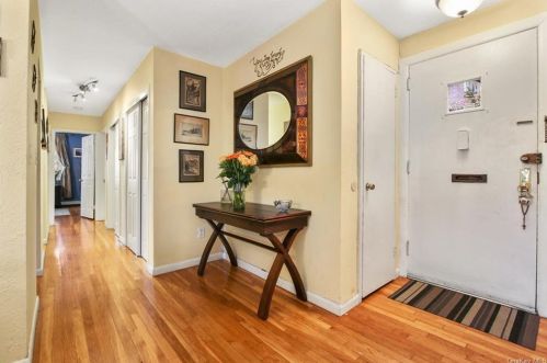 125 Washington Ave, Hartsdale, NY 10530-1752