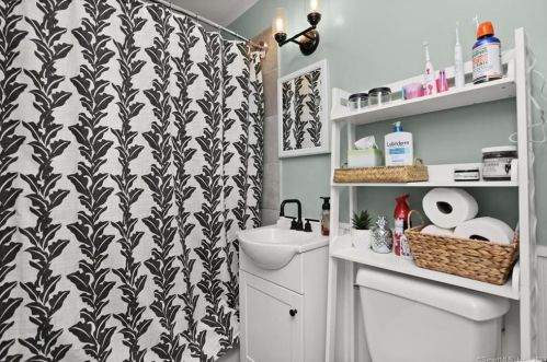 56 Windsong Ln, Milford CT  06460-5945 exterior