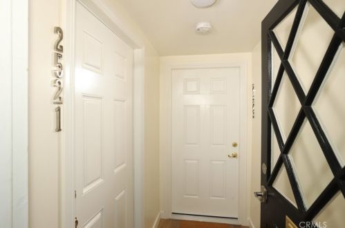 2523 Mayfield Ave, Montrose, CA 91020-1415