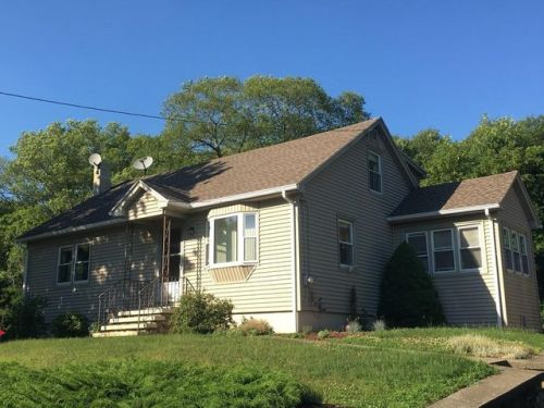 51 Harris St, Webster, MA 01570-2707