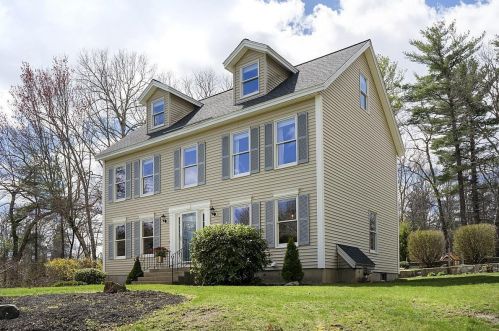 9 Delaney Way, Salem, NH 03079-1698