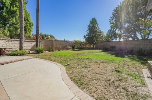 2828 Inyo Cir, Simi Valley CA 93063-2002 exterior