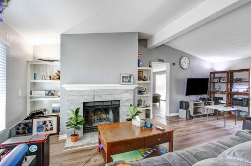 31921 Emerald Ln, Santa Clarita CA  91384-3102 exterior
