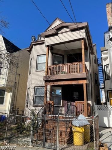 666 22nd St, Paterson, NJ 07504-2212