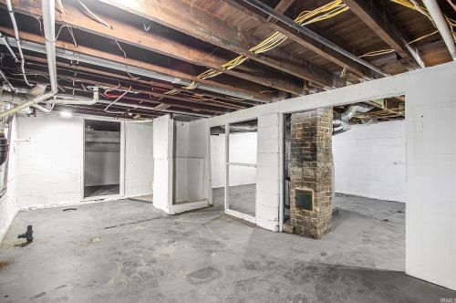 206 Meridian St, Mishawaka IN  46544-1673 exterior