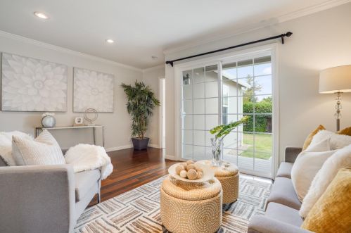 1009 Marsh Rd, Redwood City CA  94063-4431 exterior