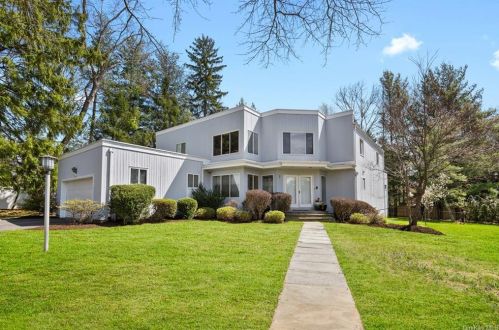 1 Deer Run, Rye Brook, NY 10573-1300