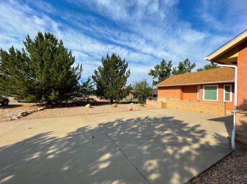 71 Golfwood Dr, Pueblo, CO 81007-3671