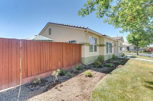 3010 La Vina Cir, Los Banos CA  93635-9497 exterior