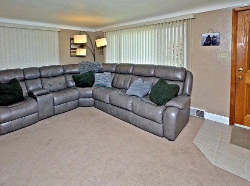 708 Lewis Ave, Jeannette, PA 15644-2715