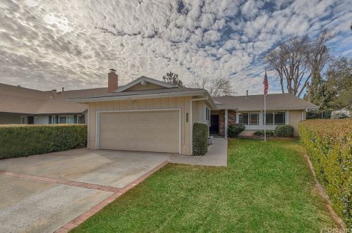 23344 Cedartown St, Santa Clarita, CA 91321-3507
