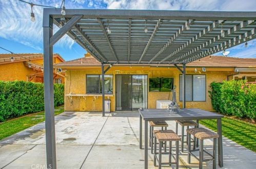 25776 Covala Ct, Santa Clarita CA  91355-2262 exterior