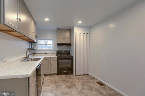 722 Queen St, Lancaster PA  17603-5816 exterior