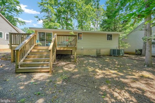 111 Eagle Ct, Locust Grove, VA 22508-5432