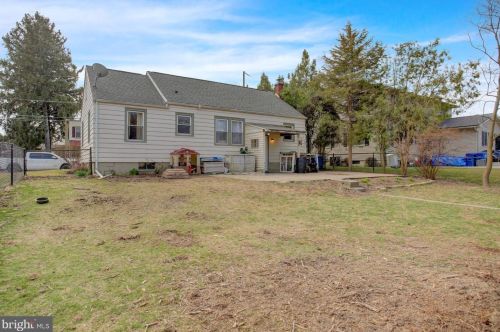 221 Nichols St, Dauberville PA  19533-9525 exterior