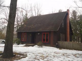 198 Norway Dr, Colchester, VT 05446-9649