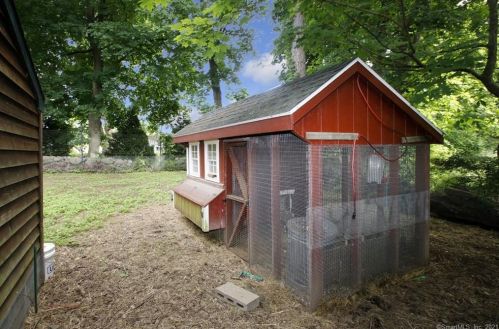 312 Ridgefield Rd, Wilton CT  06897-2329 exterior