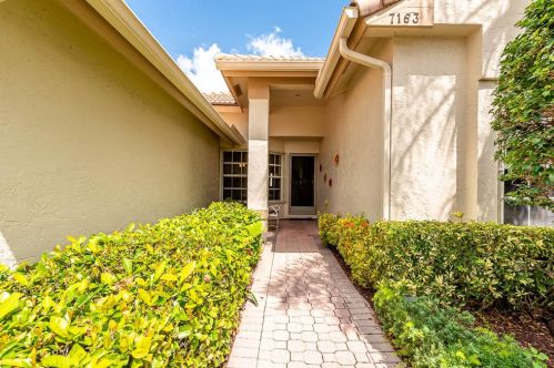 7163 Ashford Ln, Boynton Beach, FL 33472-2946