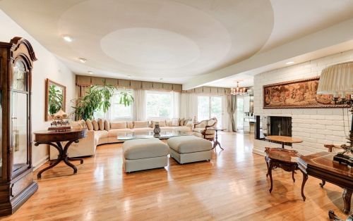12 Jaegger Dr, Muttontown, NY 11545-1825