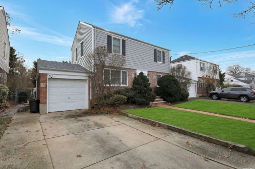 88 Waverly Ave, East Rockaway NY  11518-1331 exterior