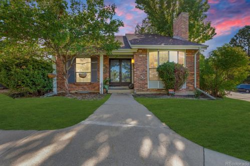 7556 Rosemary Cir, Englewood, CO 80112-2601