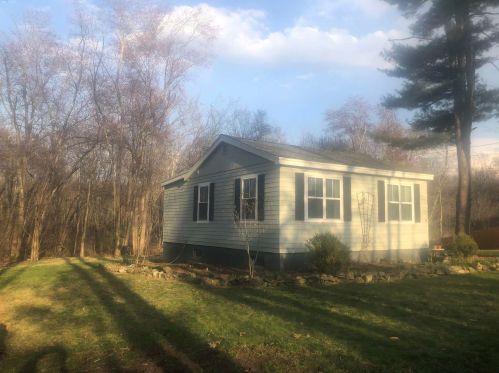 41 Theresa Ave, Salem NH  03079-3960 exterior