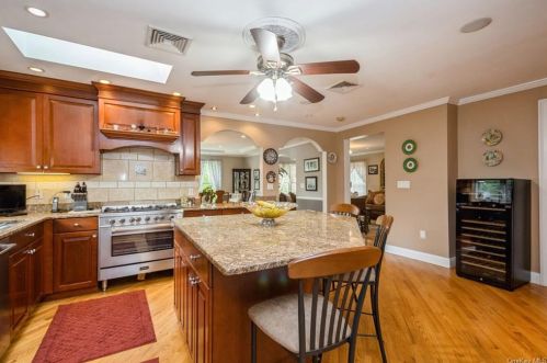 215 Croton Dam Rd, Crotonville NY  10562-2106 exterior