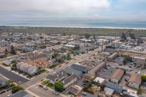 553 Rockaway Ave, Pismo Beach, CA 93433-2064