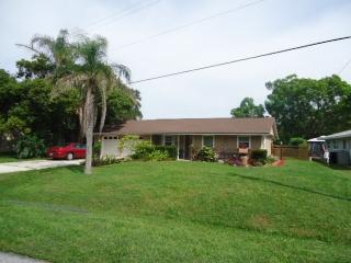 5042 San Jose Dr, Sarasota, FL 34235-4424