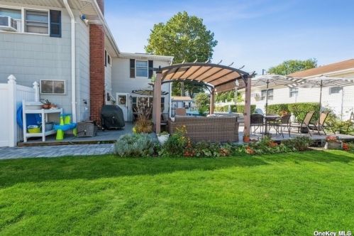 36 Hancock Rd, West Islip, NY 11795-1738