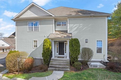 13 Faith Ln, Danbury, CT 06810-7122
