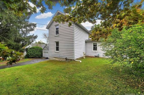 1 Hunters Ln, Ansonia CT  06401-2021 exterior