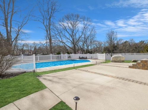 8 Daremy Ct, Lake Grove NY  11755-3226 exterior