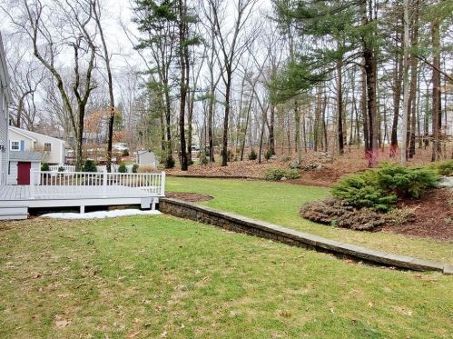 19 Ducarl Dr, Lincoln RI  02865-1320 exterior