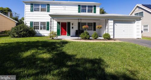 35 Hornblende Ln, Willingboro, NJ 08046-1729