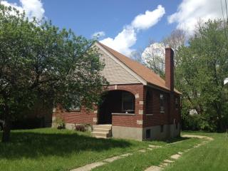 3276 Brater Ave, Cincinnati OH  45238-2102 exterior