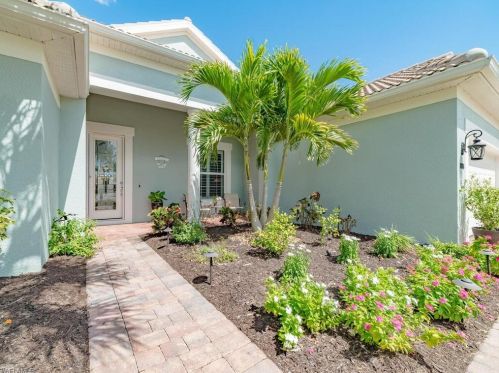 8526 Veronawalk Cir, Naples, FL 34114-2756