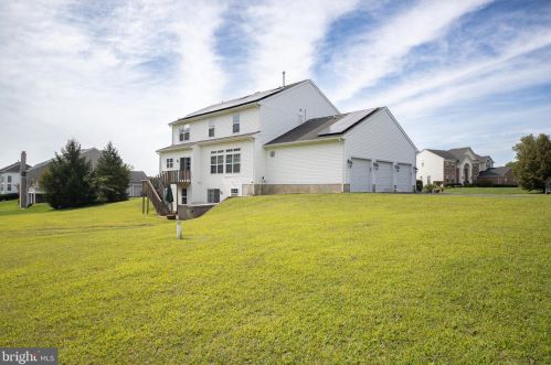 13 Victoria Dr, Swedesboro NJ  08085-3093 exterior
