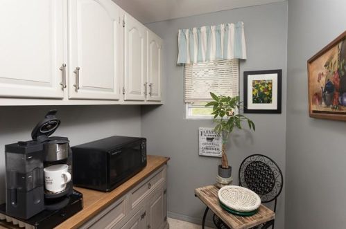 1127 Berkshire Ave, Pittsburgh PA  15226-2220 exterior