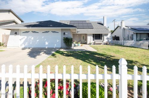 1313 Smoke Tree Ln, Santa Maria, CA 93454-3217