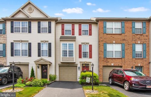 121 Chandler Dr, Red Lion, PA 17356-8756