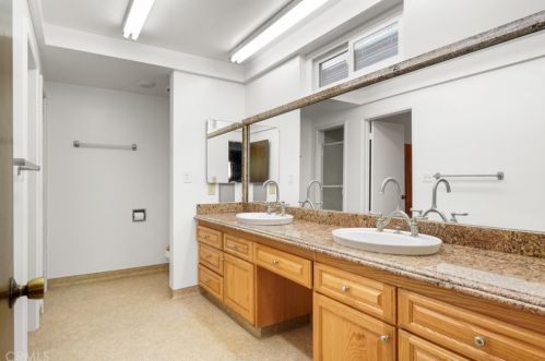 8411 Ives St, Paramount CA 90723-4441 exterior