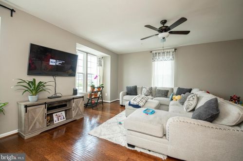 101 Tulip Ln, Gilbertsville PA  19525-8121 exterior