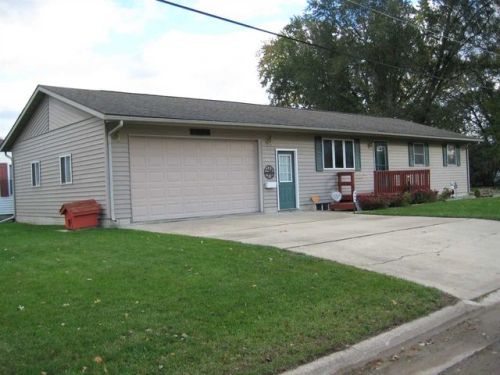 901 Elmer Ave, Waterloo, IA 50707-1739