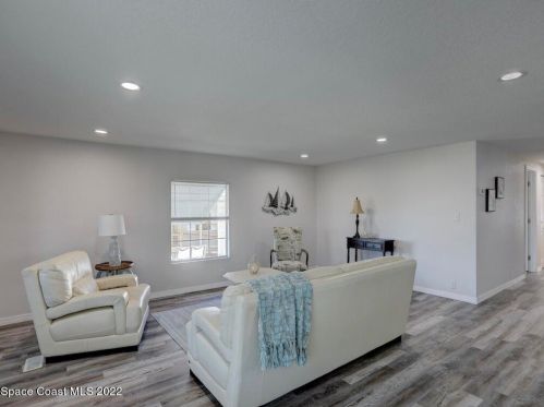 1112 Oriole Cir, Sebastian FL  32976-7521 exterior