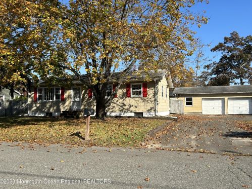 1604 Whitcomb Rd, Lacey NJ  08731-3349 exterior