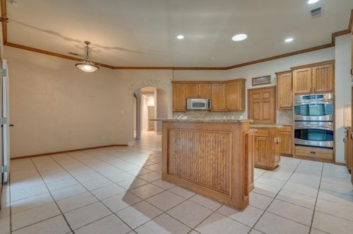 6109 Gateridge Dr, Lewisville TX  75028-2396 exterior