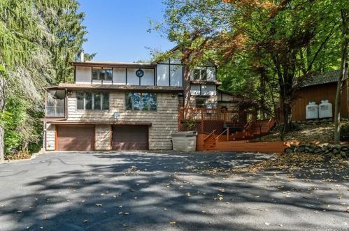 188 Bellvale Lakes Rd, Warwick NY  10990-3454 exterior