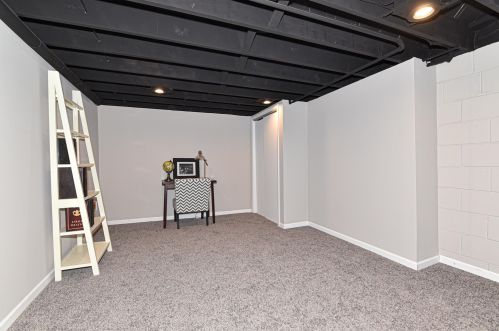 8912 Auer Ave, Milwaukee WI  53222-3624 exterior