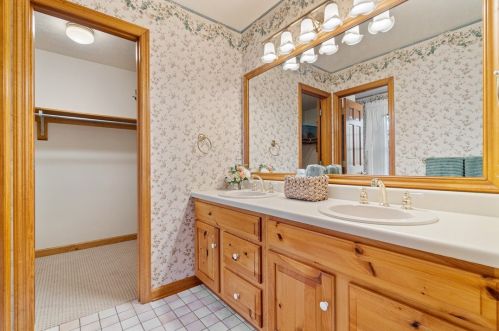 718 Willowcrest Dr, Gibsonia PA  15044-6028 exterior